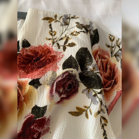 SHOWPO Maxi  flower print dress - Picture 5 of 8